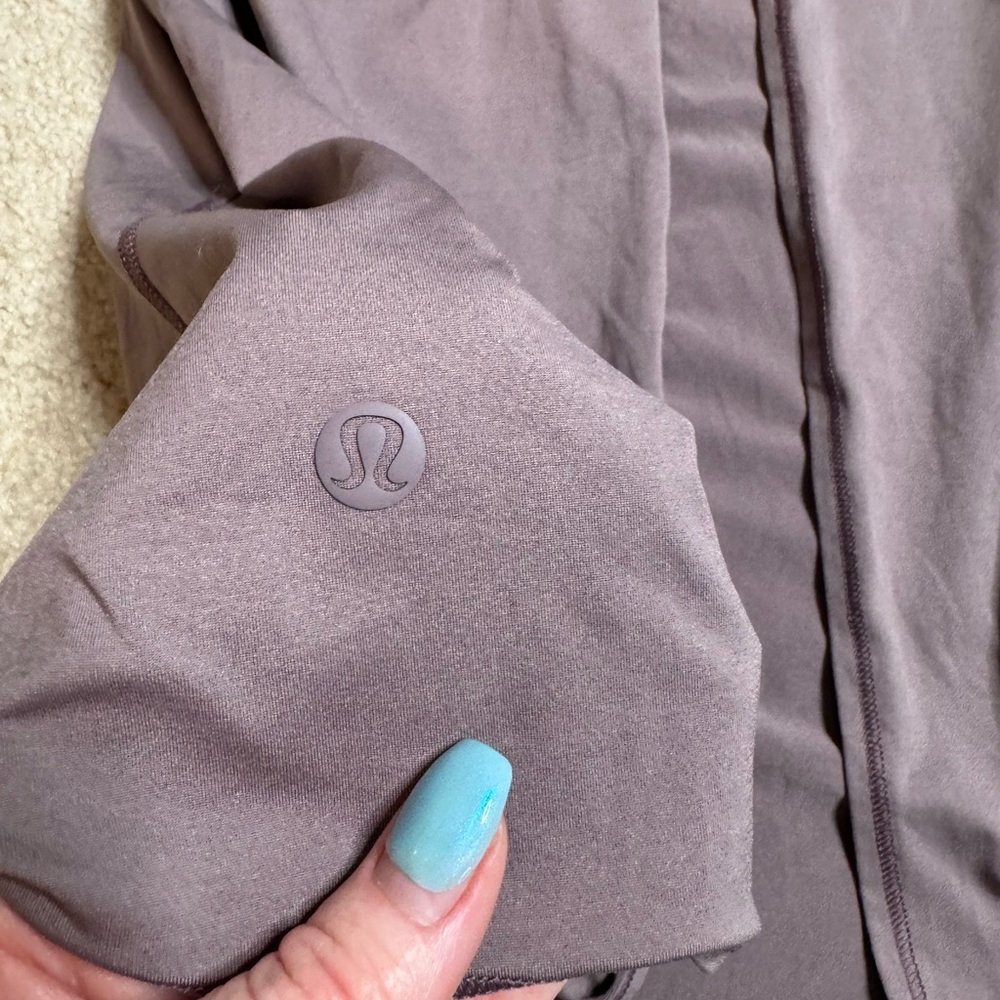 117. Lululemon Razorback tank split back. - Picture 2 of 3